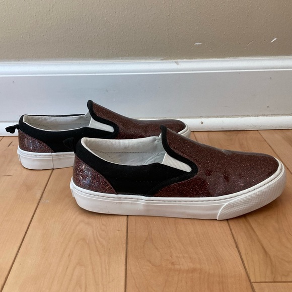 Old Navy Sparkly Slip On Sneakers - Picture 6 of 8